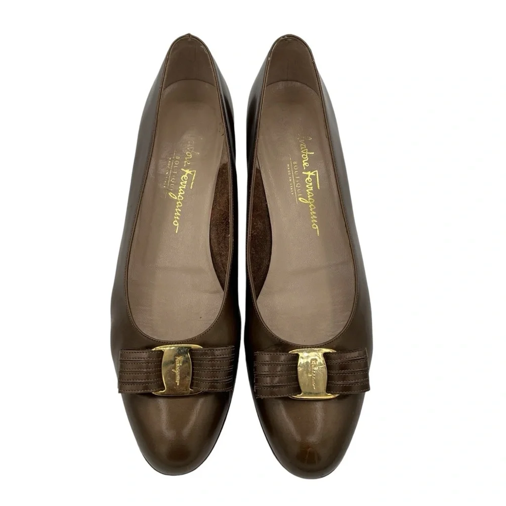 Salvatore Ferragamo Women's Vintage Low Heel Brown Leather Pump - Picture 2 of 11